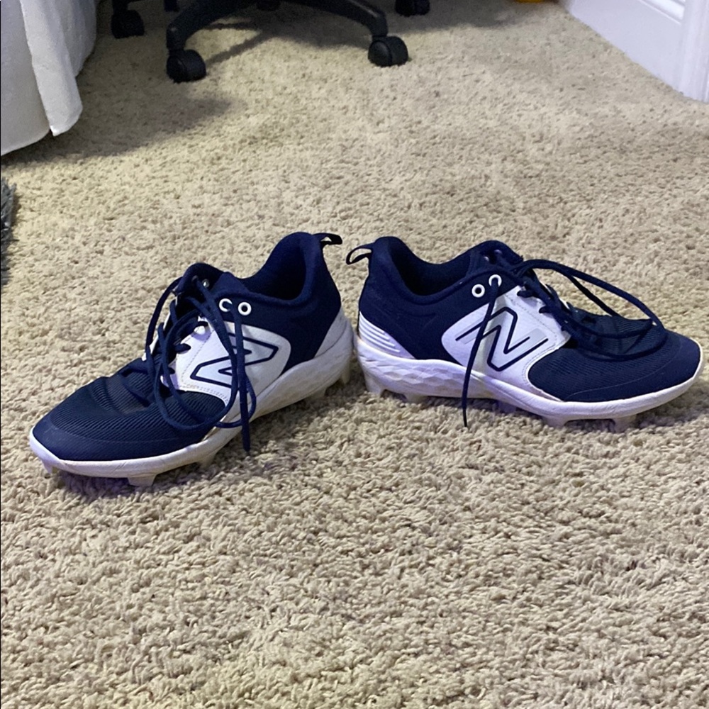 New Balance Blue Sneakers with Low-Top Design and Breathable Mesh Upper